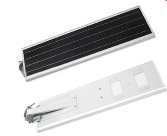 a altura 12W de 6m aquece as luzes de rua solares integradas exteriores brancas do diodo emissor de luz de Bridgelux IP66